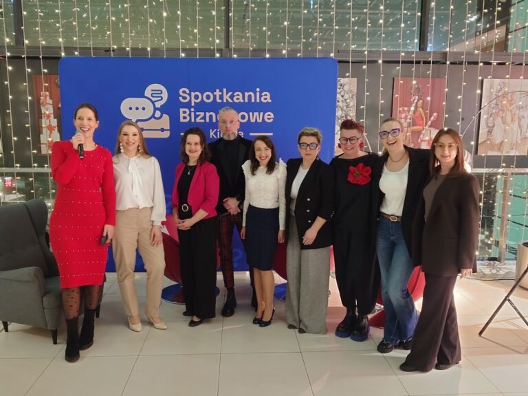 Uczestniczki spotkania w Galerii Echo